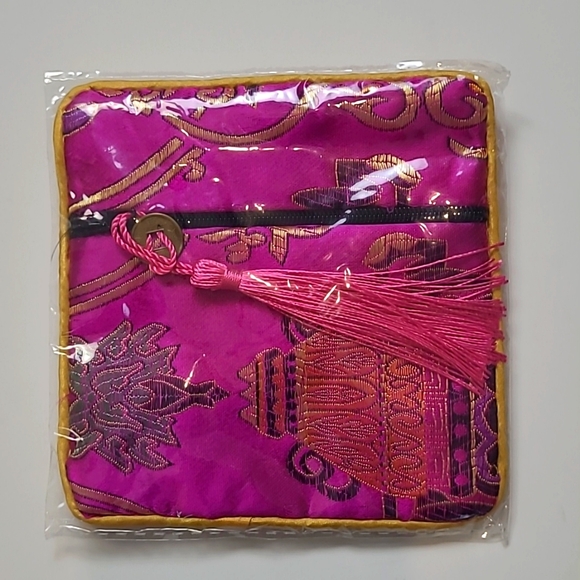 Embriodery Zipper Square Pouch 4 3/4" × 4 3/4" - Picture 5 of 5